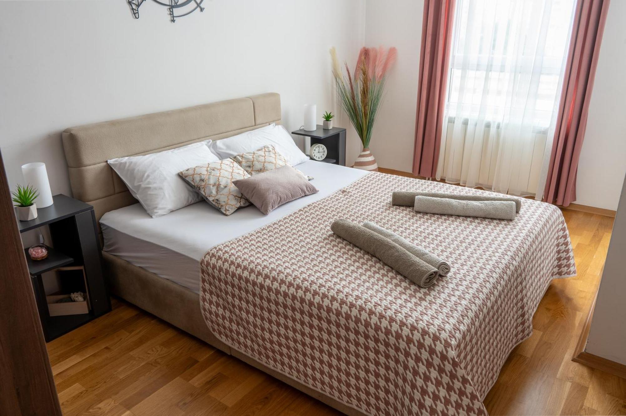 Skopje Station Apartment Ngoại thất bức ảnh